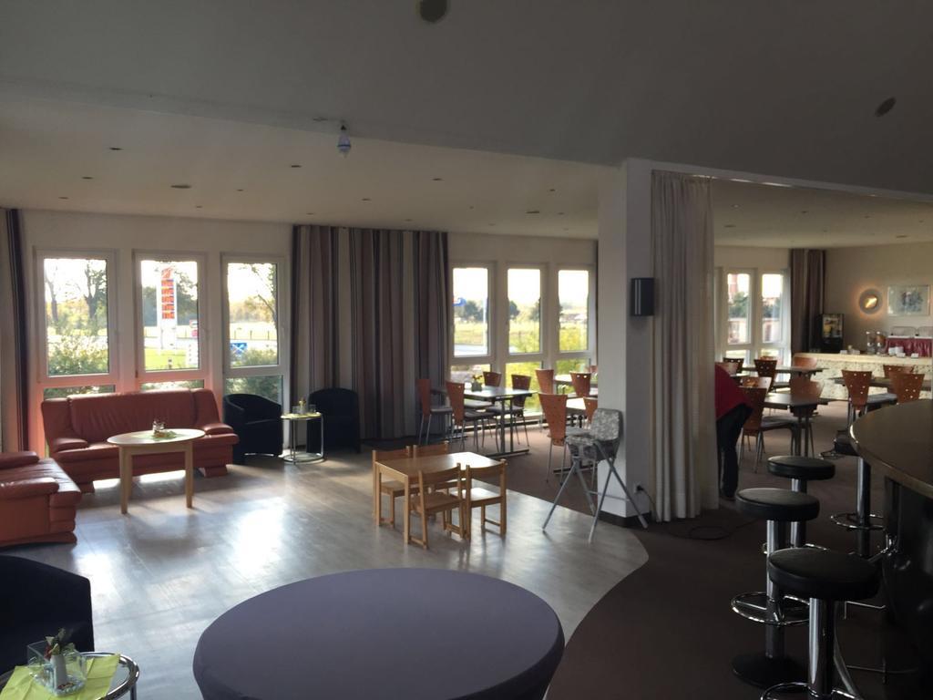 AK 1 Hotel Ducherow Buitenkant foto