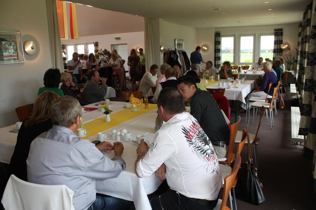 AK 1 Hotel Ducherow Buitenkant foto