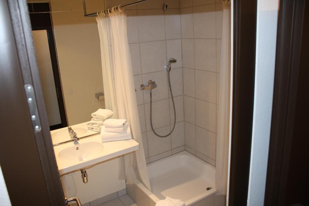 AK 1 Hotel Ducherow Buitenkant foto